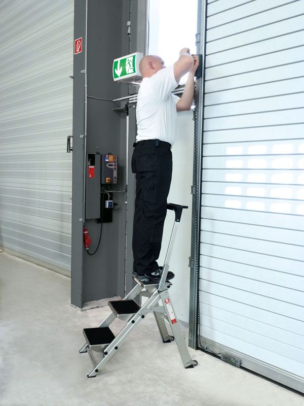 euroline 334 Alu - Sicherheitstreppe klappbar, mit Bügel - Topleiter